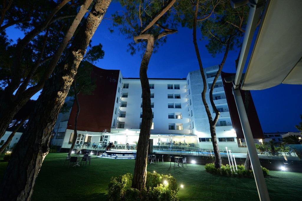 Giulivo Hotel&Village Baia Domizia Esterno foto