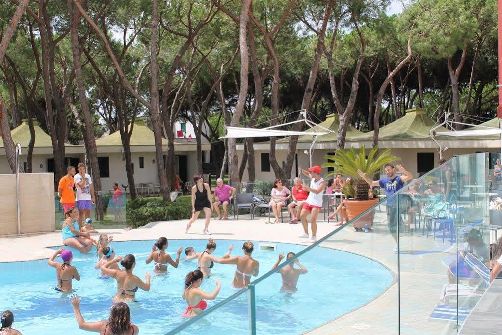 Giulivo Hotel&Village Baia Domizia Esterno foto