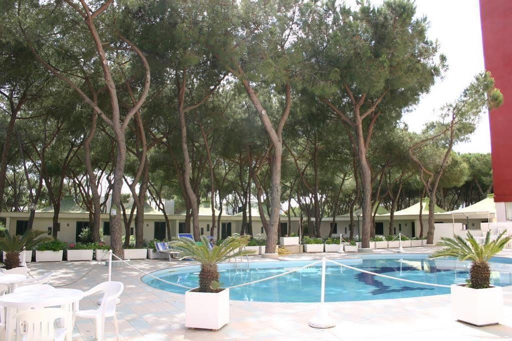 Giulivo Hotel&Village Baia Domizia Esterno foto